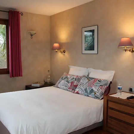 Le Vallon De Saint Andre فندق مبيت وإفطار